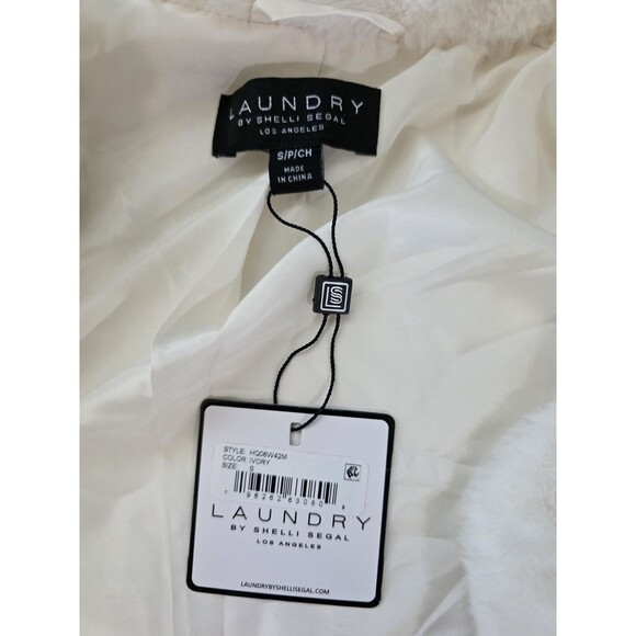 Laundry By Shelli Segal Fur White Sweater Size Small Cape NWT - Picture 4 of 4